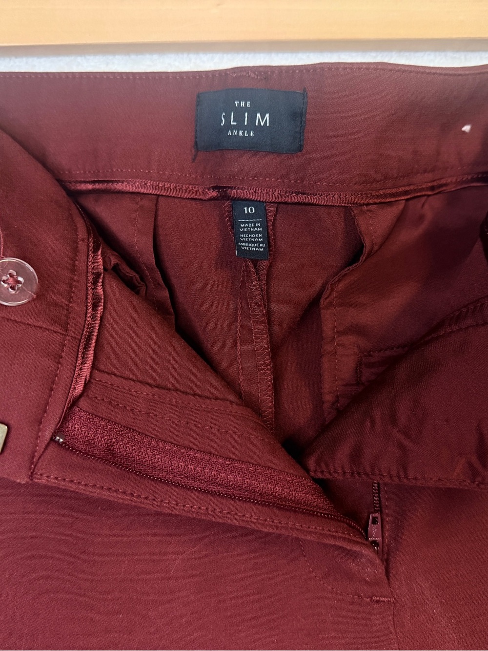 White House Black Market - Slim Ankle Pants - 10 - Burgundy